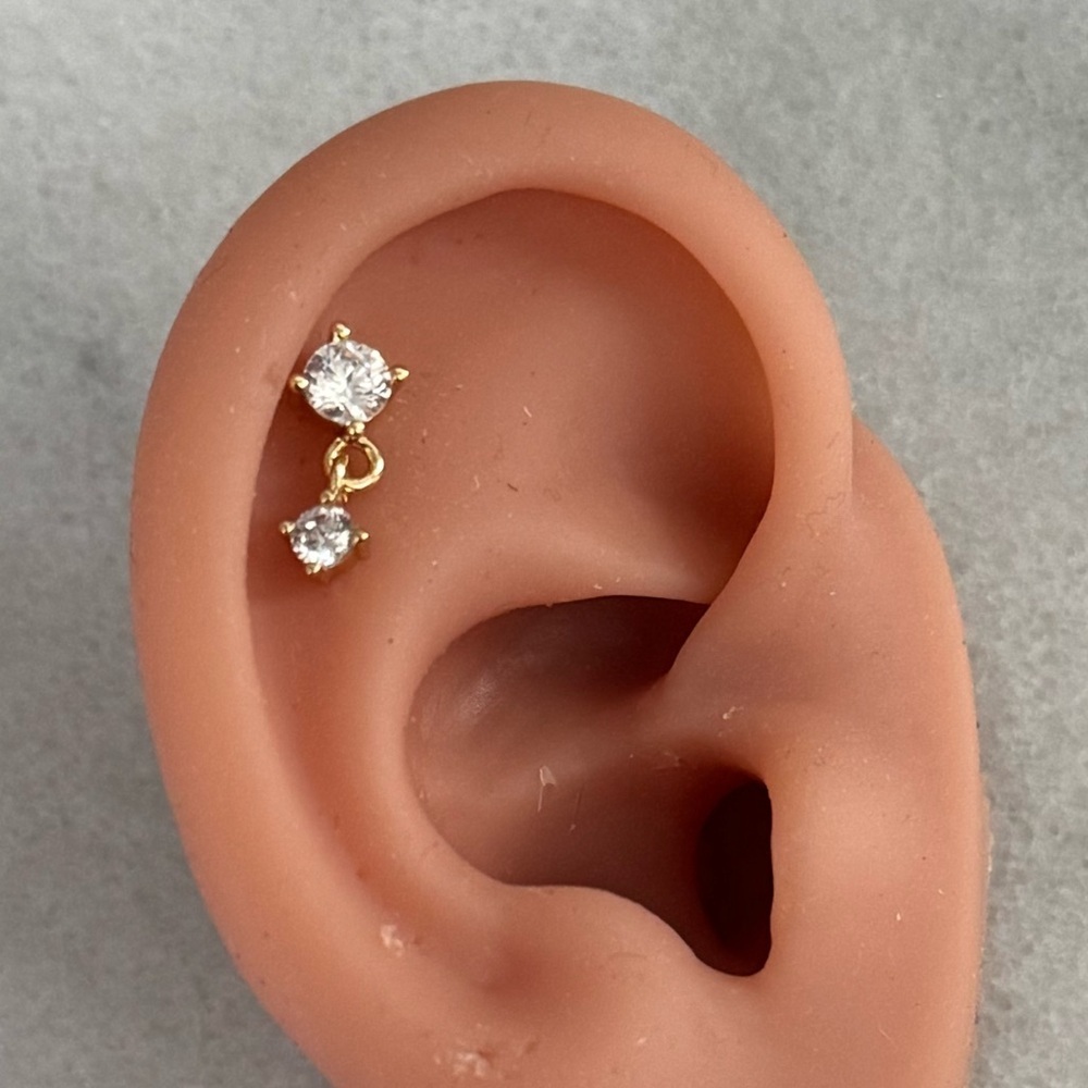 Gold Crystal Dangle Cartilage Earring 

Brand New
